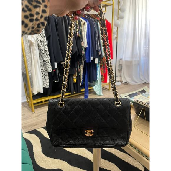 Chanel Caviar Quilted Medium Classic Double Flap Bag Black Gold Authentic - Picture 2 of 8
